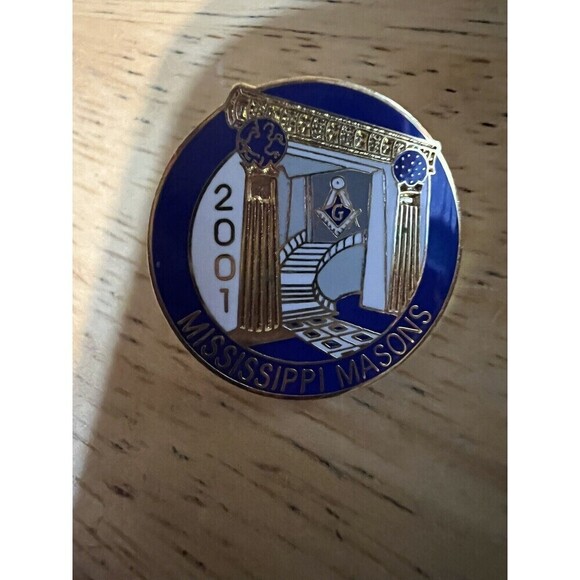 Vintage 2001 Mississippi Mason Lapel Hat Pin - Picture 2 of 4